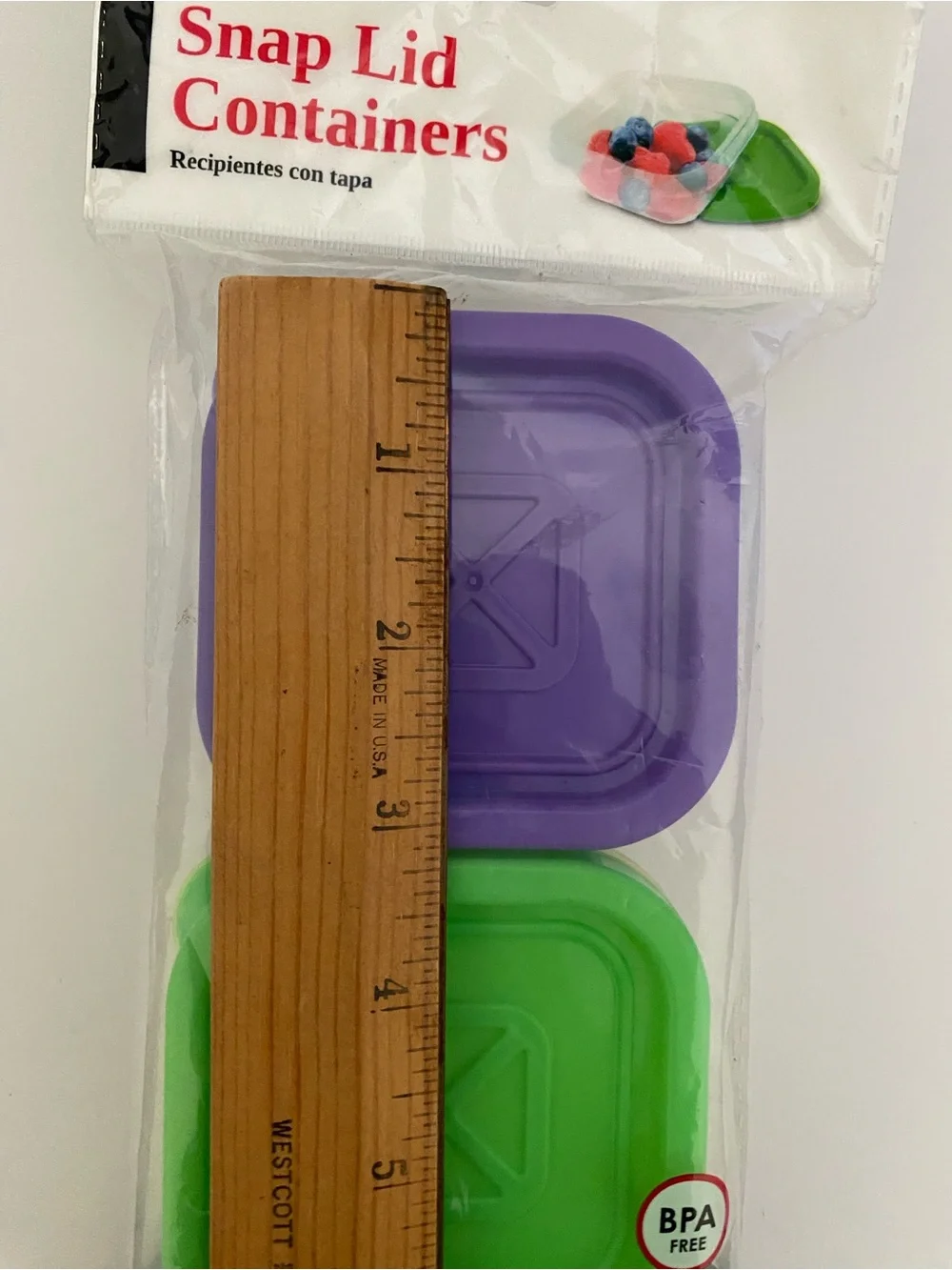 4 BPA free Plastic Containers with Lids